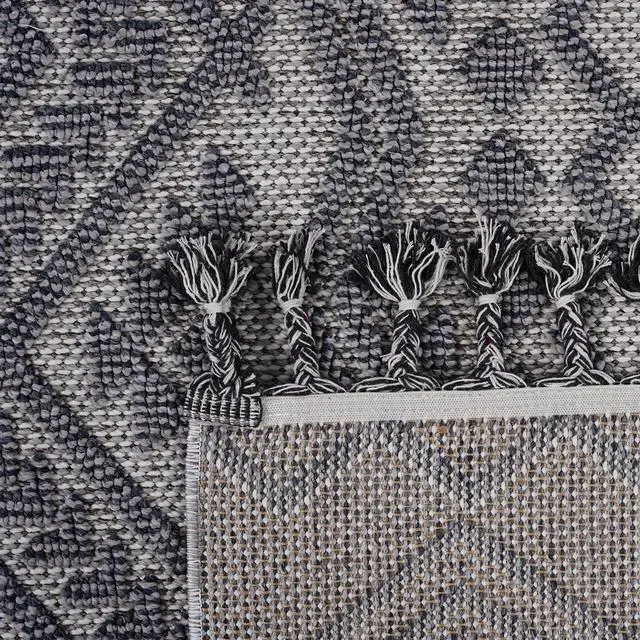 Alt view image 6 of 7 - Collection 5X7 White/Gray /Traditional Indoor/Outdoor Area Rug