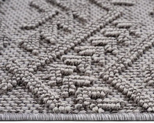Alt view image 4 of 7 - Collection 4X6 White/White /Traditional Indoor/Outdoor Area Rug