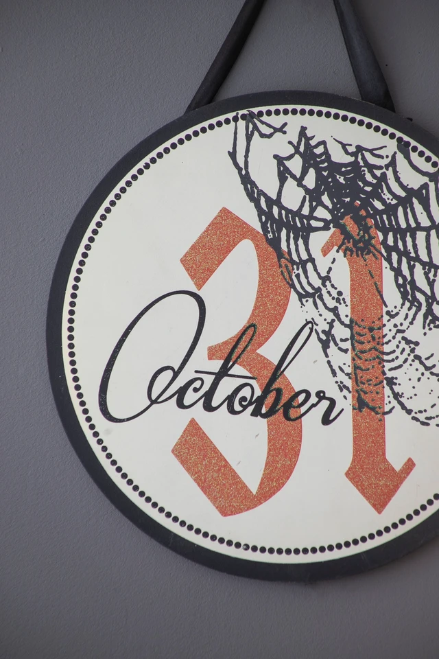 Alt view image 4 of 7 - Set, 12 Inch Halloween Circle Sign, Multi, ABS, MDF and Polyester
