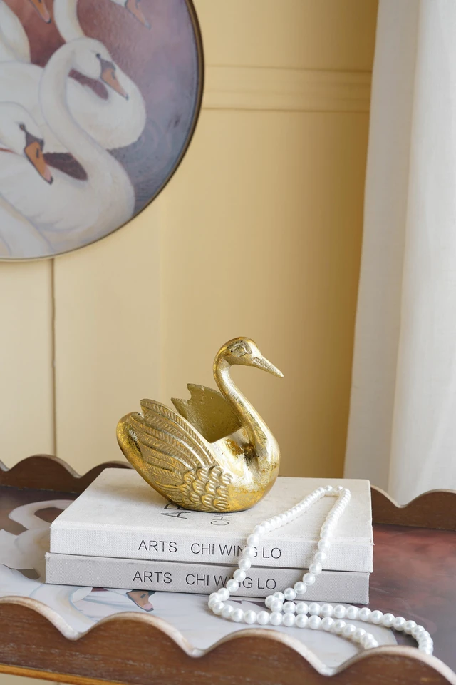 Main image of Inchx 6 Inch Swan Sculpture Aluminum Swan Planter, Gold, Aluminium