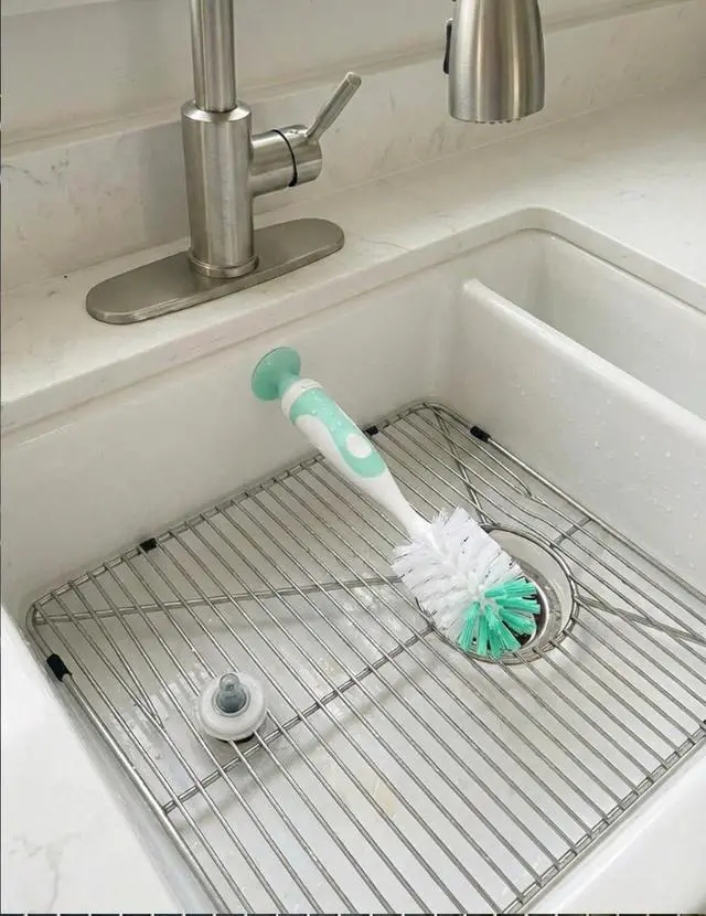 Alt view image 2 of 7 - Baby Bottle Brush Set 4 in 1, Baby Bottle Cleaner, with 1P Nylon Bottle Brush, 1P Bottle Cap Brushes, 2P Straw Brushes, Bottle Brush with Nipple Cleaner and Suction Cup, BPA-Free(Green)