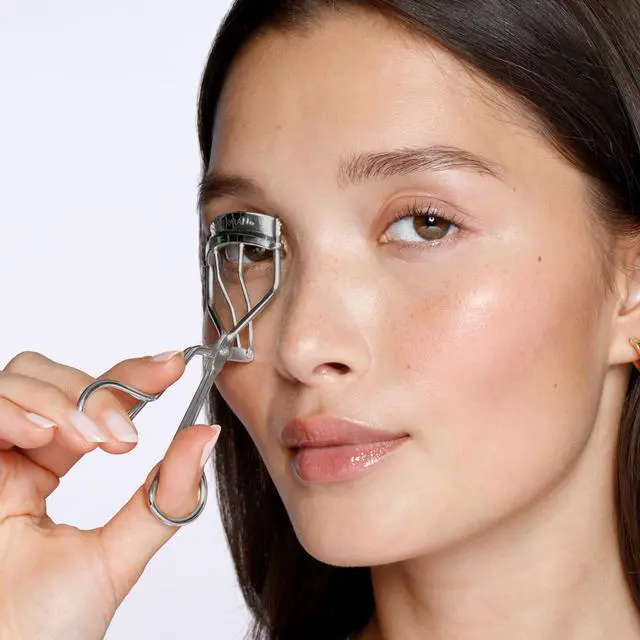 Alt view image 3 of 7 - Classic Eyelash Curler for All Eye Shapes with Refill Pads