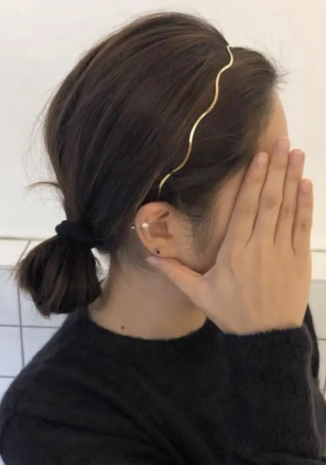 Main image of Metal Headbands for Women - Trendy & Cute Gold and Silver Designer Hair Accessories: Elastic Hair Bands for Teens & Women (2PCS)
