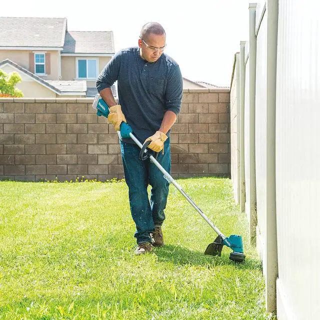 Alt view image 4 of 5 - Makita XRU23Z 18V LXT® Lithium-Ion Brushless Cordless 13" String Trimmer, Tool Only