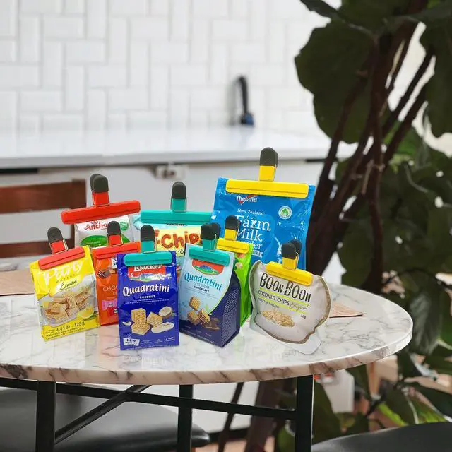 Alt view image 7 of 7 - 11 Pack Chip Clips Food Bag Clips for Food Packages Chips Storage Bags Heavy Duty Snack Kitchen Potato (3 Large, 6 Small & 2 Round, Bright Style)