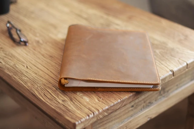 Alt view image 4 of 7 - EXTRASTUDIO Full grain Leather 3 Ring Binder Holds 8.5 x 11 Inch Paper Binder Organizer Vintage Leather Portfolio Folder Planner for Office Home Document Photo Diary Supplies(Brown)