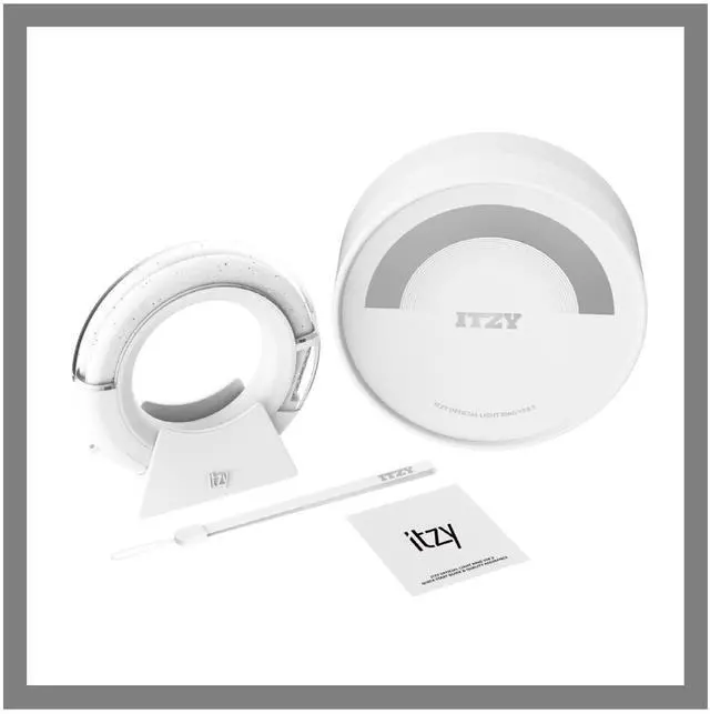 Main image of itzy Light Ring Ver.2 with Tracking Sealed Fanlight Lightstick
