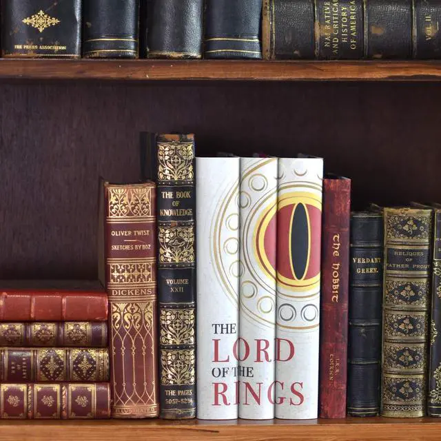 Alt view image 6 of 6 - The Lord of The Rings Trilogy 3 Volume Set - White - J.R.R. Tolkien Collectible Special Edition