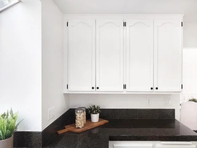 Alt view image 2 of 7 - 50 Pack 1/2" Overlay Black Cabinet Hinges for Cabint Doors (25 Pairs) Self-Closing Partial Wrap Semi-Concealed Face Frame Hinge for Cupboard & Kitchen Doors w/Screws & Quiet Bumpers