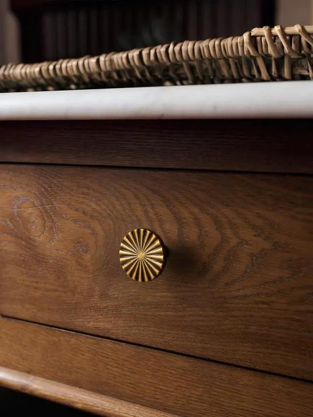 Alt view image 3 of 7 - 10 Pack Antique Brass Cabinet Knobs Vintage Flat Drawer Pulls Kitchen Cupboard Bathroom Dresser Cabinet Hardware Handles Zinc Alloy