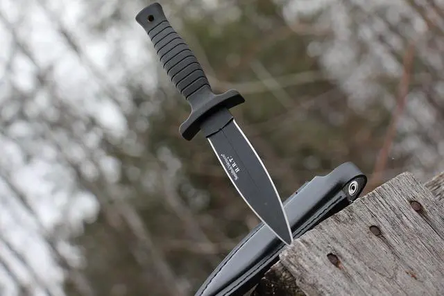 Alt view image 5 of 6 - 9" H.R.T Double Edged Boot Knife with High Carbon Stainless Steel Blade