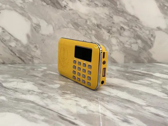Alt view image 2 of 5 - | Gurmat Khazana - Gurbani Radio Player with Nitnem, Sukhmani Sahib, Simran, Kirtan, Katha and Many Other Gurbani Tracks (Yellow)