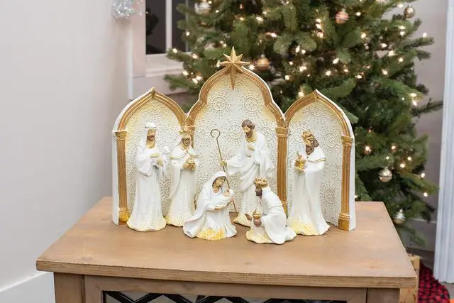 Alt view image 6 of 6 - 133014 Nativity Gold Dot Ivory with Triptych Backdrop Set of 9, 11.25 inch