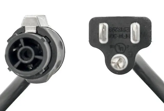 Alt view image 3 of 4 - 10' Edison 5-15P Male to True1 Female Locking Mains Power Cable, 14 AWG