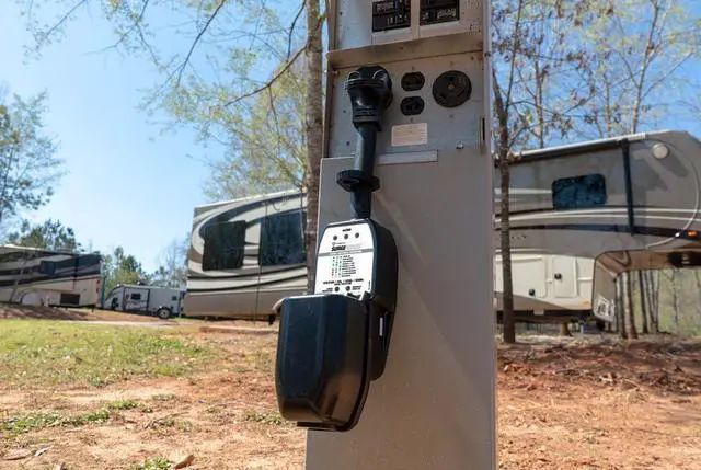 Alt view image 3 of 4 - Southwire Company LLC 44390 50A Portable, Black