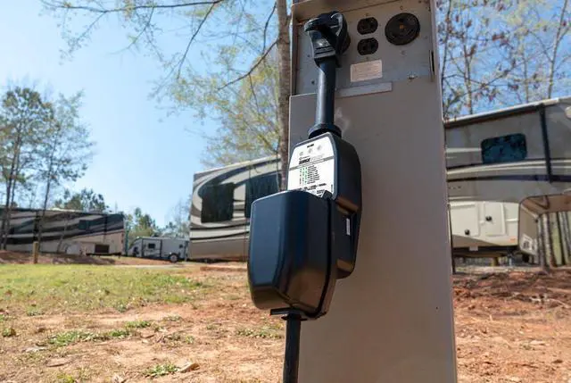Alt view image 2 of 4 - Southwire Company LLC 44390 50A Portable, Black