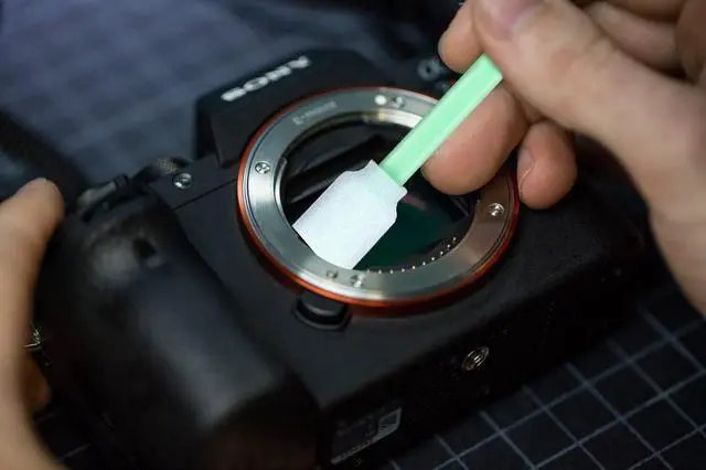 Alt view image 3 of 5 - 200 Professional Foam Cleaning Swab Sticks, Dust-Free Cleaning Sponge Tip Swabs Printer Heads, Scanners, Camera Lenses, Chip Hard , Optical Lenses and Optical Equipment