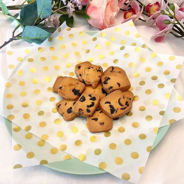 Alt view image 7 of 7 - Gold Dot Wax Paper Sheets Deli Wraps Tray&Basket Liner Deli Paper Wax Paper Baking Paper Colored Parchment Paper Greaseproof for Food (150)
