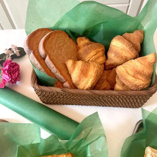 Alt view image 4 of 7 - 150Pscs 8.6 x 9.8 in Wax Paper Deli Paper Sandwich Dry Wax Sheets Oil Proof Food Basket Liners Food Wrapping Paper for Bread, Party, Picnic, Festival, BBQ (Green)