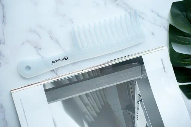 Alt view image 3 of 7 - Large Wide Tooth Comb Detangling for Curly,Wet,Dry Hair,White | Smooth Teeth Hair Comb For Women,Men,Shower,Detangler Brush for Reduce Hair Loss and Dandruff & Headache-Minimal breakages