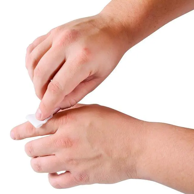 Alt view image 6 of 7 - Sterile Alcohol Prep Pads, Medium 2-Ply - 400 Alcohol Wipes (CTAP400-VC)