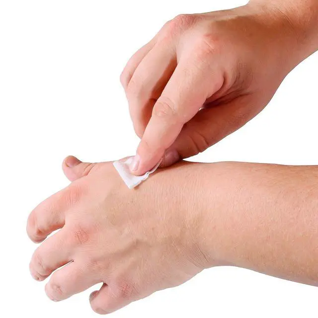Alt view image 5 of 7 - Sterile Alcohol Prep Pads, Medium 2-Ply - 400 Alcohol Wipes (CTAP400-VC)