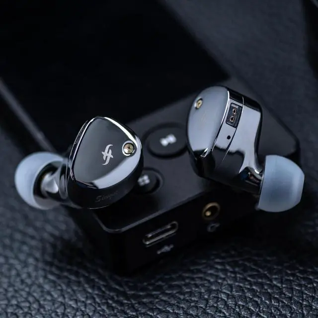 Alt view image 5 of 7 - SIMGOT ET142 1 Planar + 1 PZT Hybrid Driver IEM Gaming Earbuds | with CNC Machined Alloy Shell, Replaceable Tuning Nozzles, Silver-Plated OFC In Ear Monitor Cable for Musician Audiophile