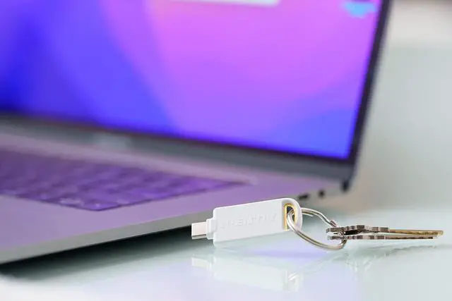 Alt view image 3 of 7 - uTrust FIDO2 NFC Security Key USB-C (FIDO2, U2F, WebAuthn)