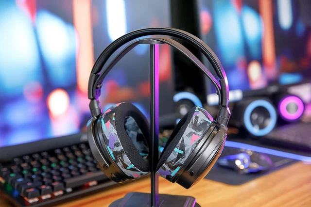 Alt view image 3 of 7 - Freeze Maxwell Gen 1 - Cooling Gel Earpads for Audeze Maxwell 1