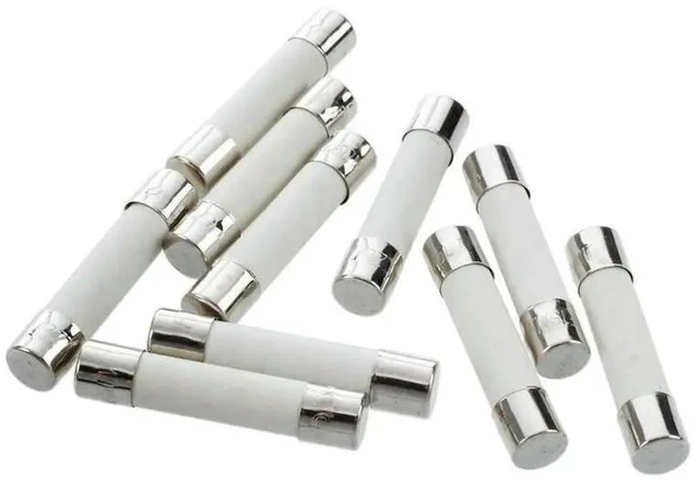 Alt view image 5 of 6 - 20 Pcs Ac 250 V 15 A 6 X 30 Mm, High Speed Kick Cylindrical Fuse Tube · White + Silver