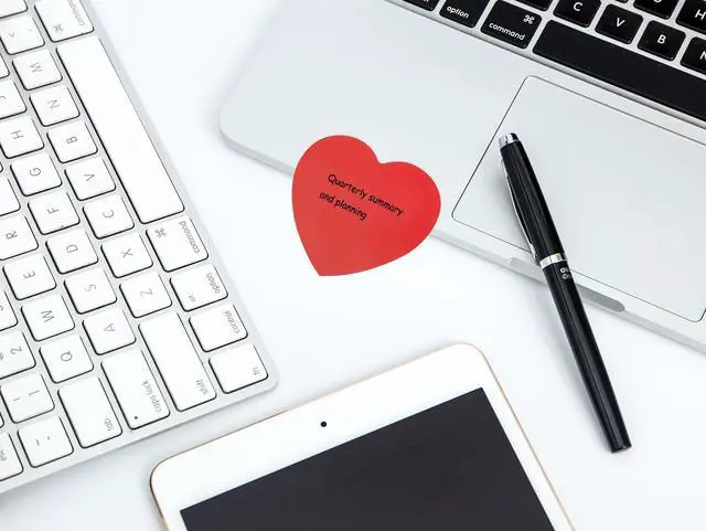 Alt view image 5 of 6 - Red Kraft Paper Sticky Notes Heart Shaped Self-Stick Blank Book Tabs Paper Markers Sticky Notes Pad Index Sticker for Home Office Remark