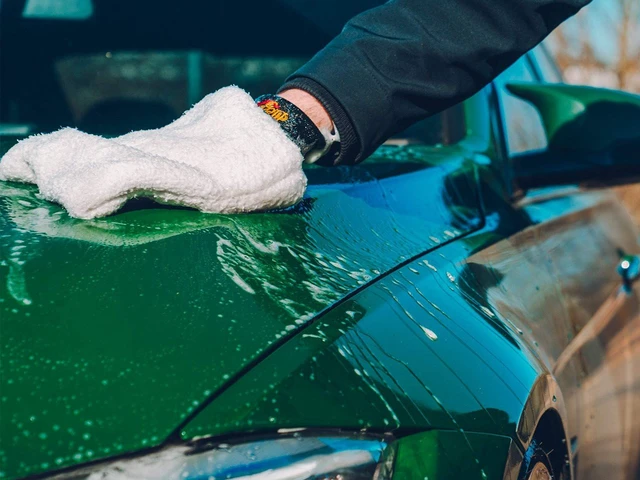 Alt view image 3 of 6 - Microfiber Wash Mitt, 1 Pack | Car Wash Mitt For Diy Drivers & DetailersDesigned For Scratch-Free Washing, Use On Exterior Paint & Clear Coat