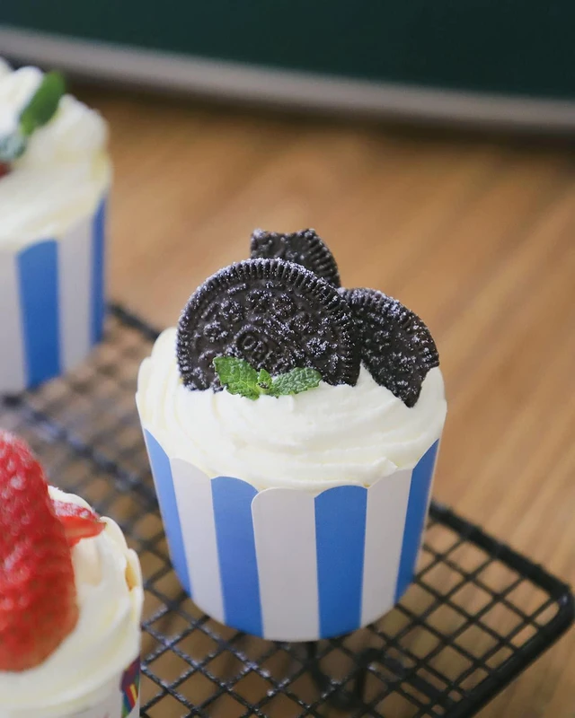 Alt view image 2 of 7 - Quality Cupcake Baking Cups Disposable Cake Baking Cup Cupcake Muffin Fit Home Party(100pcs)