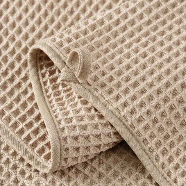 Alt view image 3 of 7 - New Microfiber Waffle Bath Towels, 2 Pieces, Soft, Absorbent, Fast Drying, Lint Free 430 GSM (30''x60''/76cm x 152cm)