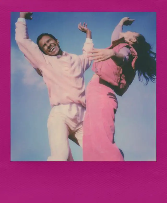 Alt view image 4 of 7 - Color Film for I-Type - Color Frames Edition (6214) | Color Frames Edition