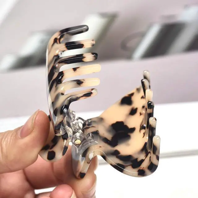 Alt view image 7 of 7 - Medium Claw Hair Clips for Women Girls Tortoise Hair Jaw Clips Celluloid Hair Claw Clamps Leopard Print Hair Clasp 3 Pack
