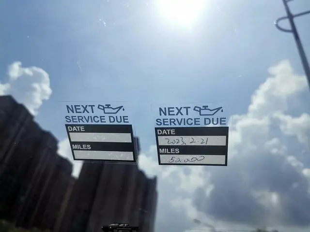 Alt view image 3 of 4 - 2x2 inch 102 PCS Next Service Due Static Cling Oil Change Stickers