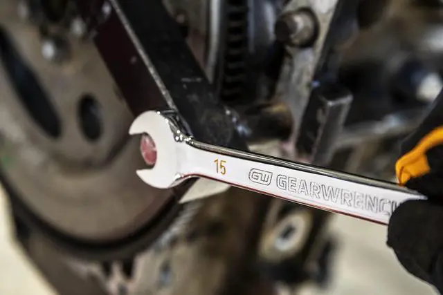 Alt view image 5 of 7 - 10mm 90T 12 Point Ratcheting Combination Wrench | 86910