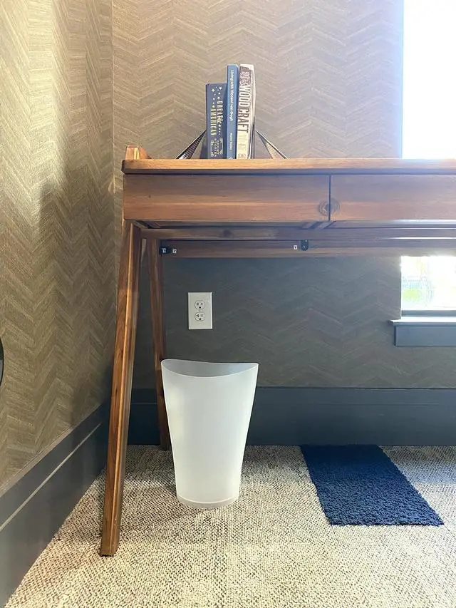 Alt view image 6 of 7 - Spa Works Compact Contemporary Style 9 Quart Indoor Open Vanity Home Trash Container White