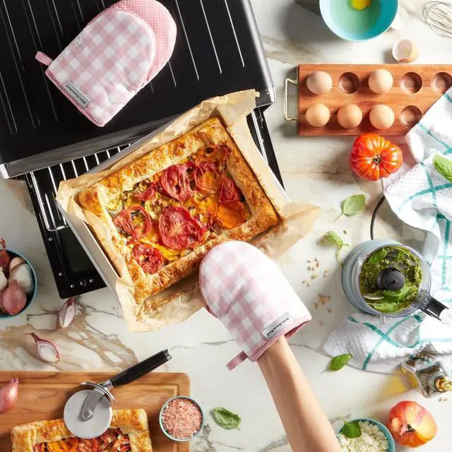 Alt view image 5 of 5 - Gingham Mini Oven Mitt 2-Pack Set, Dried Rose, 5.5"x8"