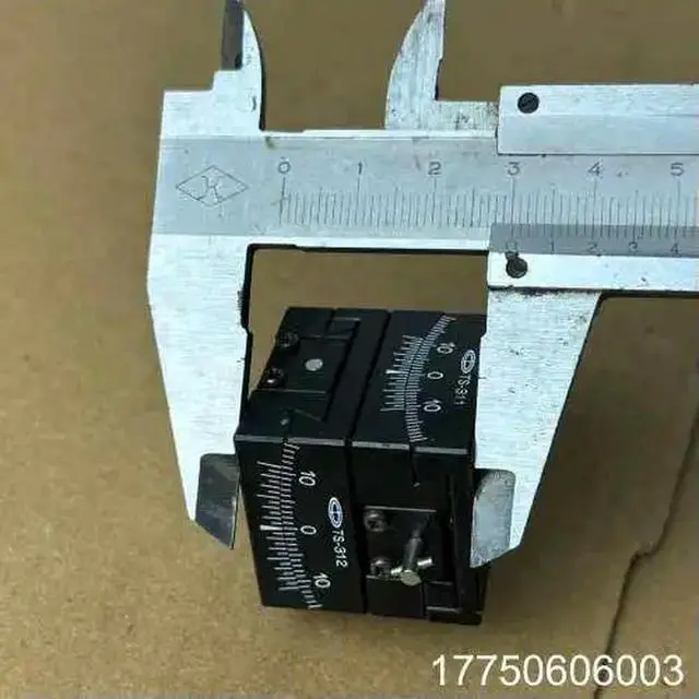 Alt view image 2 of 3 - Manual 30 Platform, Precision Fine Adjustment Sliding Table, Table Size 30mm, Angle Table
