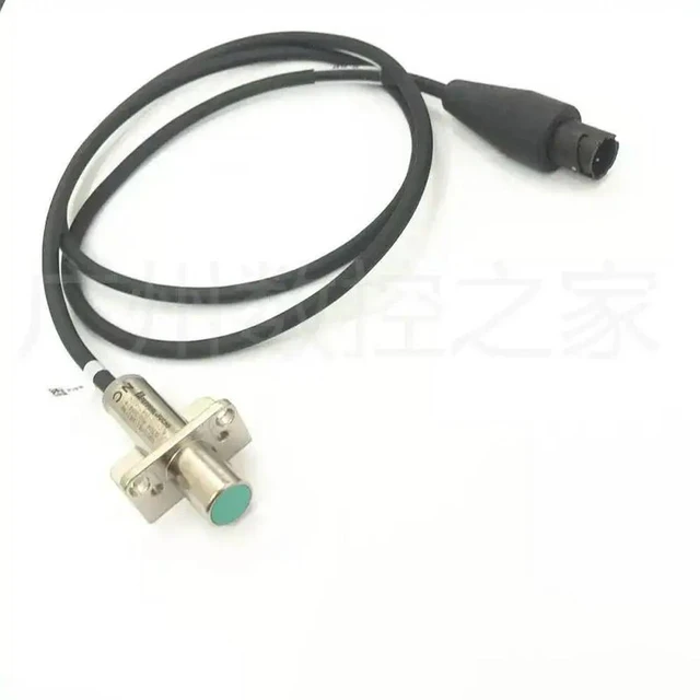 Alt view image 2 of 3 - Cnc Machine Tool P+f Proximity Switch 32-2132/2134 Servo Xy Axis Return-to-home Sensor Switch
