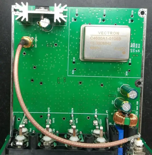 Alt view image 3 of 3 - 10M Frequency Splitter, Distribution Amplifier, 8 Outputs, Thermostat Crystal Reference, Clock Splitter