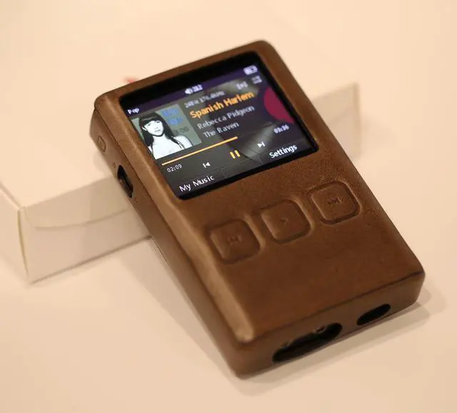 Alt view image 4 of 4 - Dignis Leather Case for iBasso DX90, DX50 - Hand Made in Korea with Italian Leather (Buttero Brown)