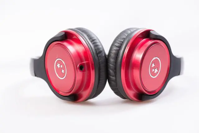 Alt view image 4 of 7 - Musicians Choice Stereo Headphone (Metallic Red)
