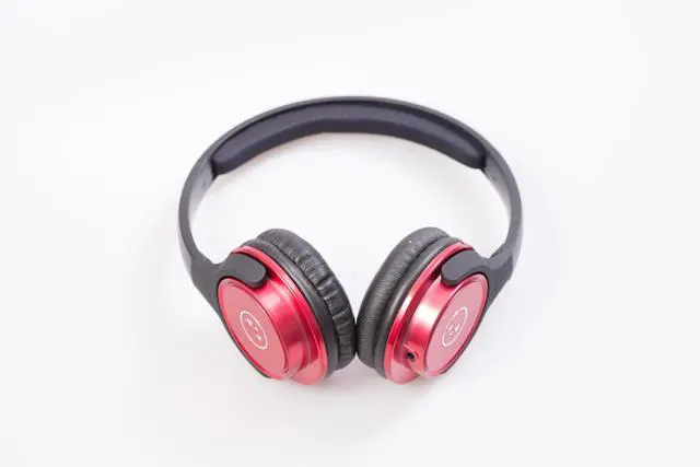 Alt view image 6 of 7 - Musicians Choice Stereo Headphone (Metallic Red)