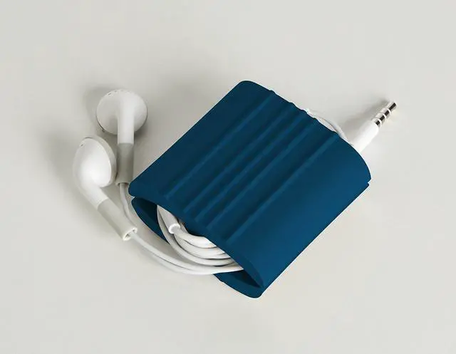 Alt view image 2 of 3 - UT-Wire - Reusable Travel Carry On Cable Wrap (x10 Blue & x10 Gray)