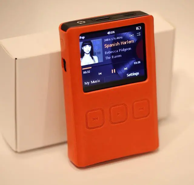 Alt view image 3 of 3 - Dignis Leather Case for iBasso DX90, DX50