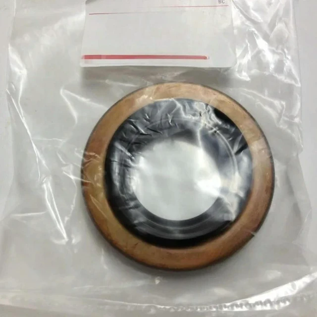 Alt view image 2 of 2 - For 4500 LC80 Front and Rear Differential Oil Seal, Tail Teeth Accessories