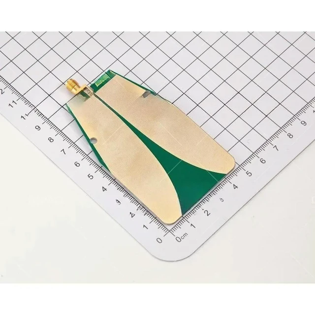 Alt view image 2 of 3 - For R120 ultra-wideband directional antenna, 5GHz-13GHz
